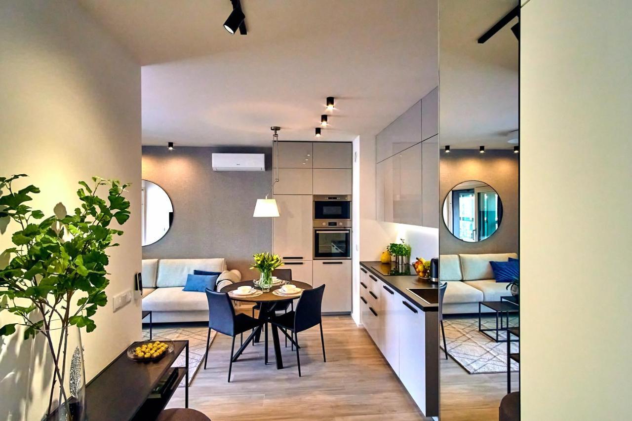 ורשה Mennica Residence Apartments By P&O Serviced Apartments מראה חיצוני תמונה